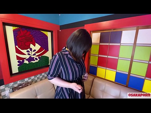 ❤️ Cutie Japanese nwere nnukwu nnụnnụ tit na-eji ihe ụmụaka egwuri egwu na-enwe mmekọahụ na-emetọ onwe ya ma nwee orgasm. Ọ na-ekwu na N'ajụjụ ọnụ banyere ya iberibe ahụmahụ. Nnukwu nnụnnụ tit na ọtụ ntutu na-asụ ude nke ukwuu. Osakaporn ❤️  na anyi